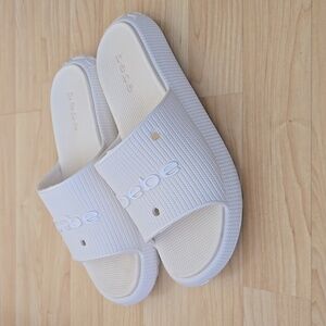 NWOT Bebe Women's White Slide Sandals Size 9